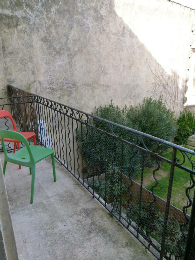 Appartement Au Pied Du Gardon. Remoulins Ngoại thất bức ảnh